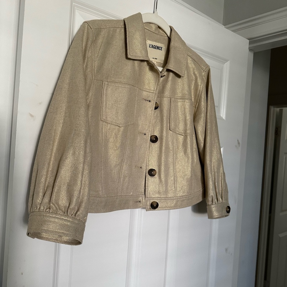 L’agence  3/4 sleeve light-weight jacket in a beautiful light gold color
